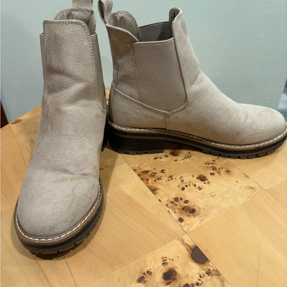 Kensie Light Gray Ankle Booties